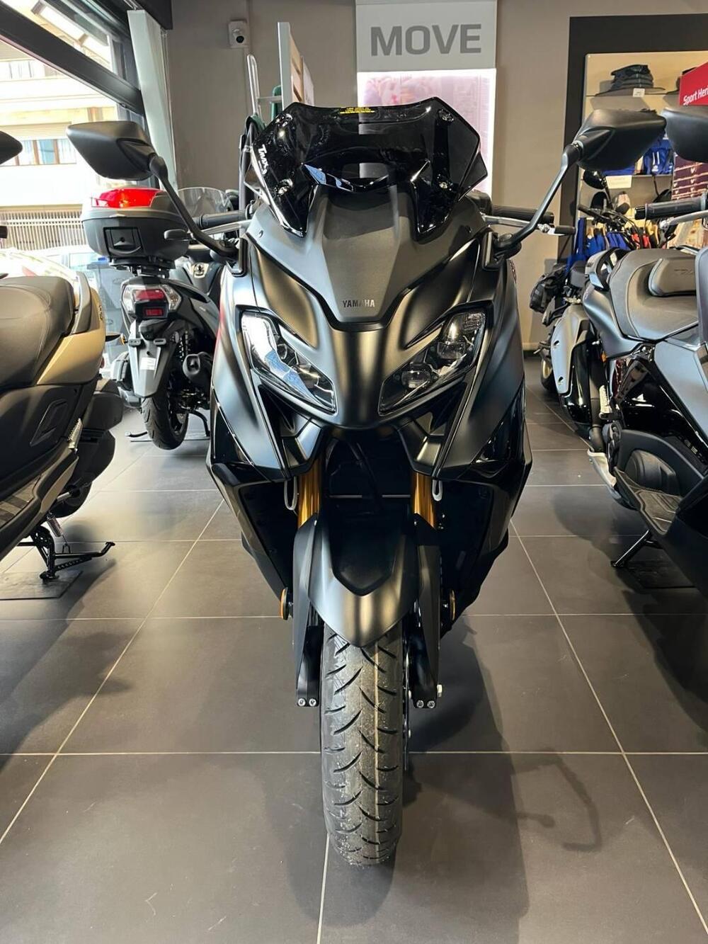 Yamaha T-Max 560 (2022 - 24) (4)