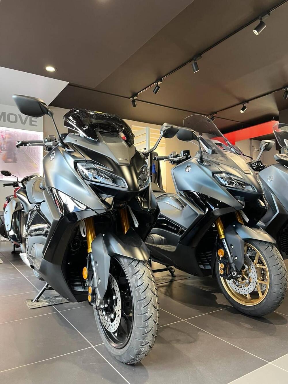 Yamaha T-Max 560 (2022 - 24) (5)