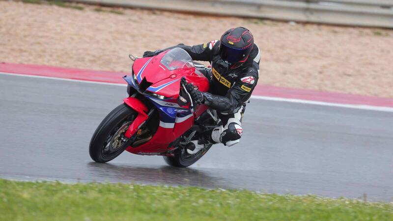 TEST Honda CBR 600RR: il ritorno di un mito [VIDEO e GALLERY]