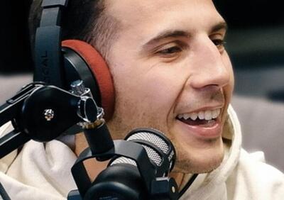 MotoGP 2024. La nuova avventura di Andrea Migno: cuffie al posto del casco, microfono al posto dei guanti!