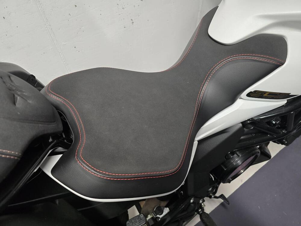 MV Agusta Turismo Veloce 800 Lusso SCS (2017 - 20) (5)