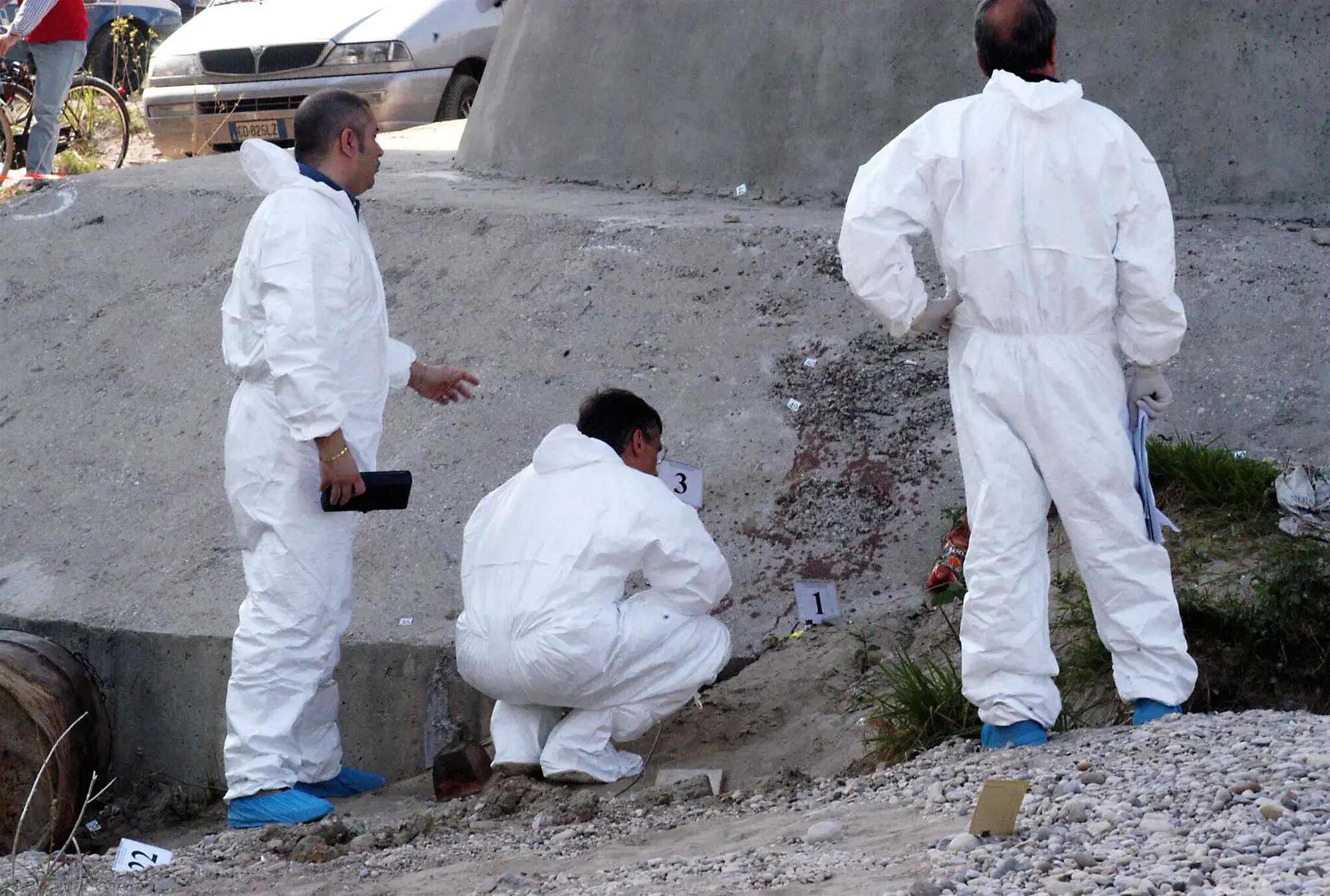 La scientifica sul luogo di una delle trentatr&eacute; esplosioni ascritte a Unabomber