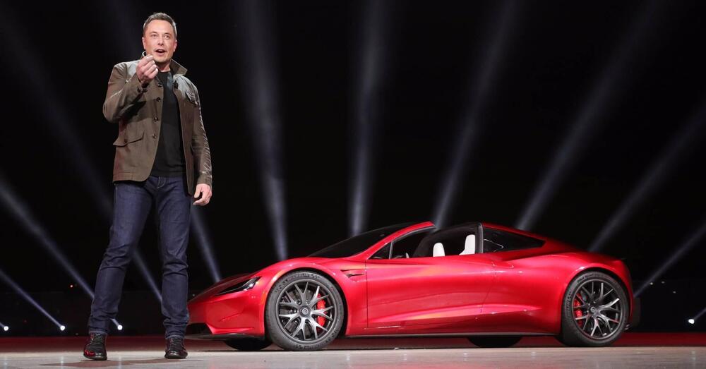 Musk parla di auto volante &ldquo;come nei Jetson&rdquo; per Tesla. Ketamina o possibilit&agrave;? E sulla Roadster...