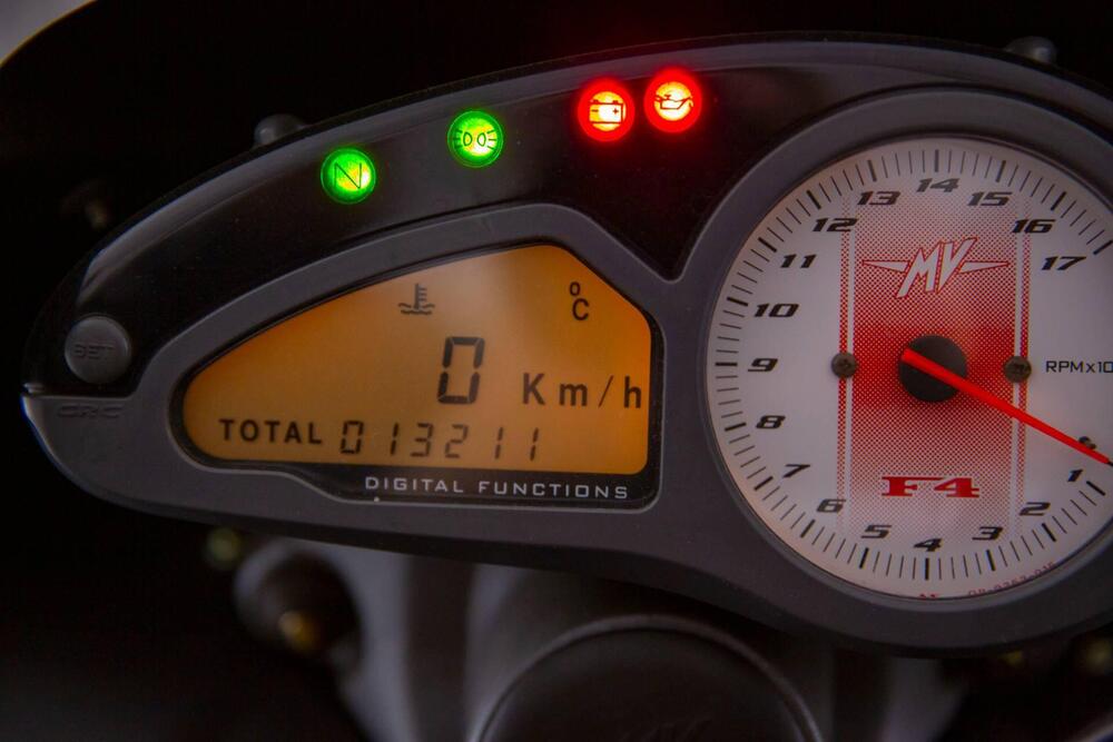 MV Agusta F4 1000 Senna (2006 - 07) (19)