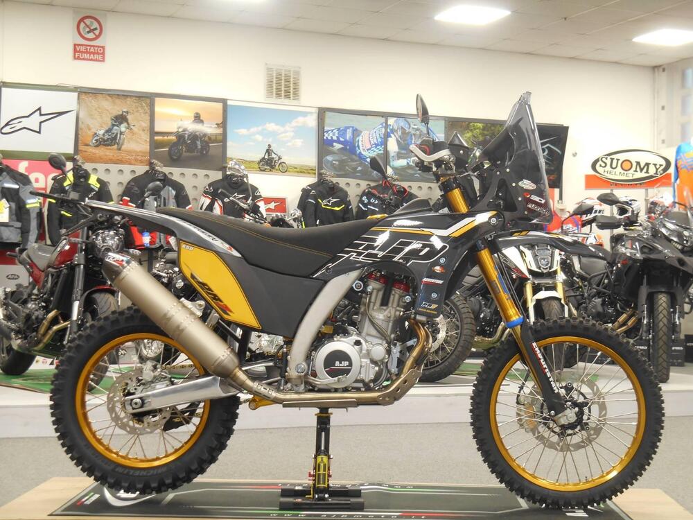 AJP PR7 650 Adventure Gold Edition (2024) (3)