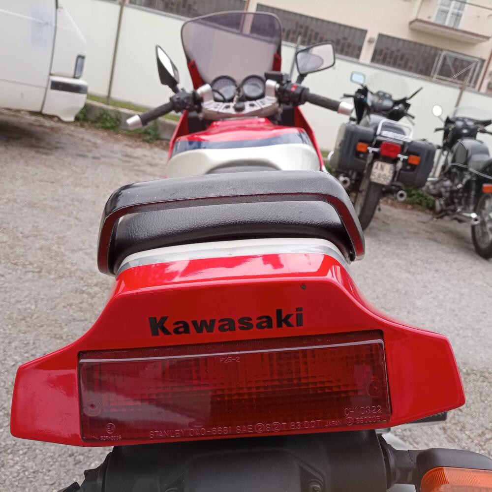 Kawasaki GPZ 600 R (6)