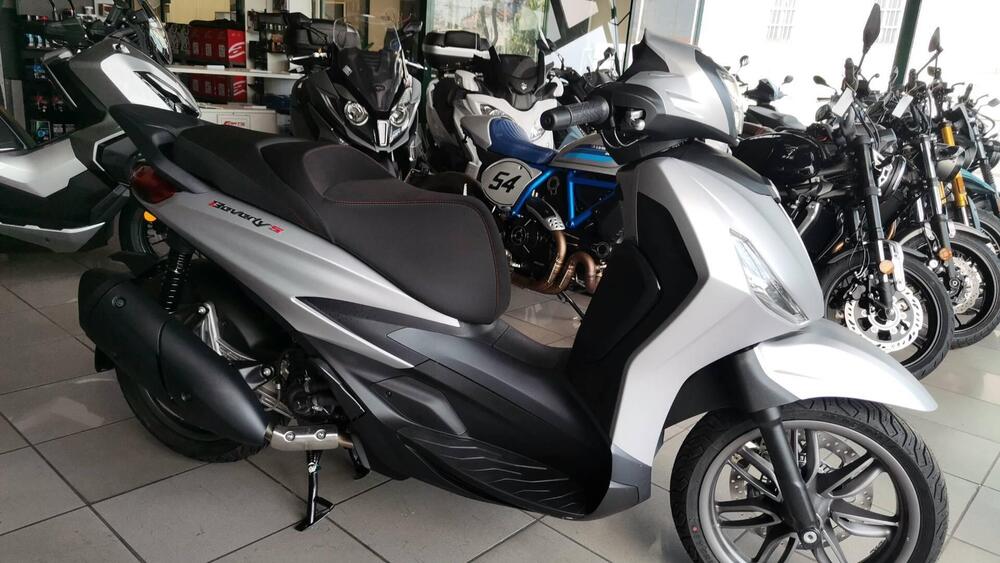 Piaggio Beverly 300 S ABS-ASR (2021 - 25) (2)