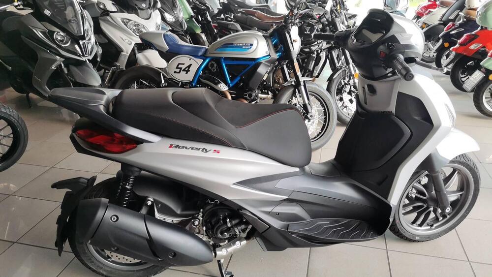 Piaggio Beverly 300 S ABS-ASR (2021 - 25) (3)