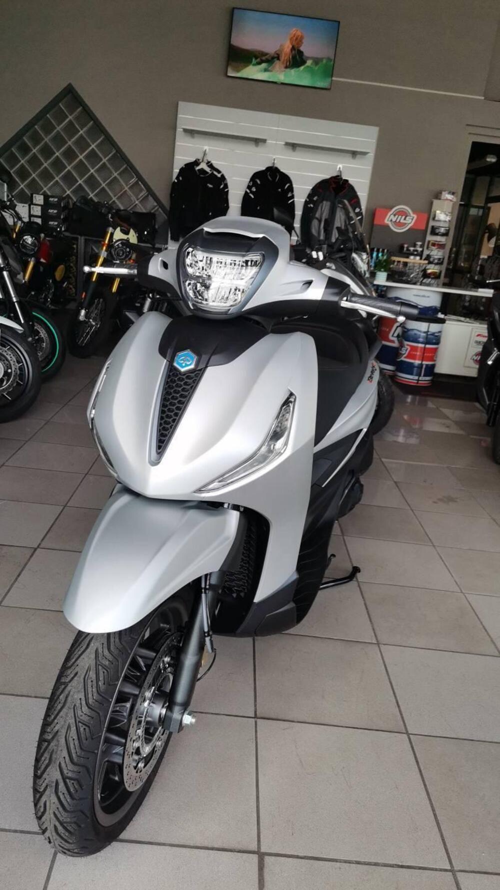 Piaggio Beverly 300 S ABS-ASR (2021 - 25) (4)