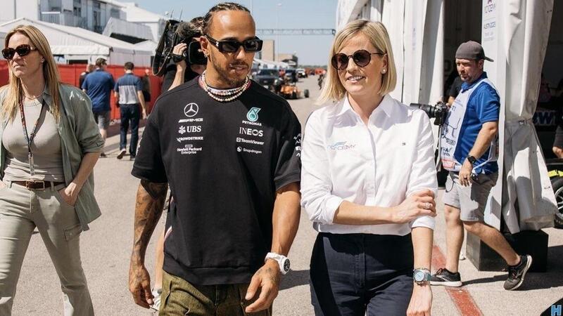 F1. Susie Wolff denuncia la FIA, Lewis Hamilton: &ldquo;Sono orgoglioso di lei! Manca responsabilit&agrave; e vogliamo pi&ugrave; trasparenza&rdquo;