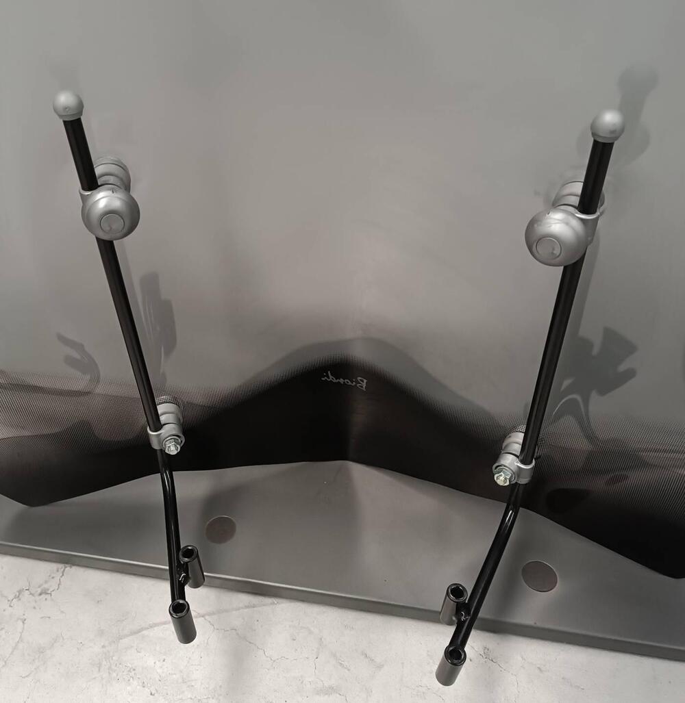 Attacchi parabrezza Neo's Biondi (3)