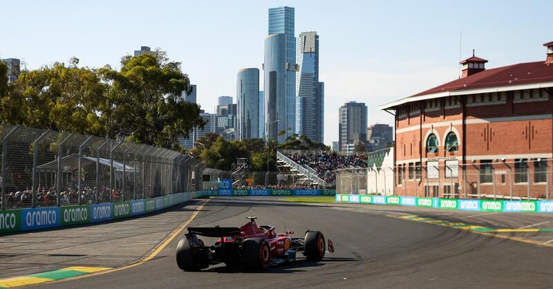 F1. Gran Premio d&#039;Australia: i ricordi di viaggio di tanti anni fa  con un ospite particolare nel paddock