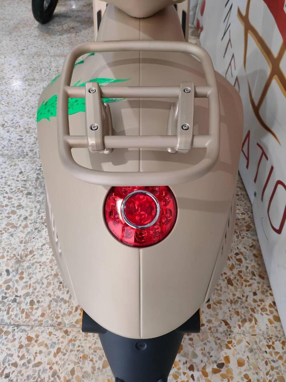 Vespa Vespa 946 Dragon 125 (2024) (14)