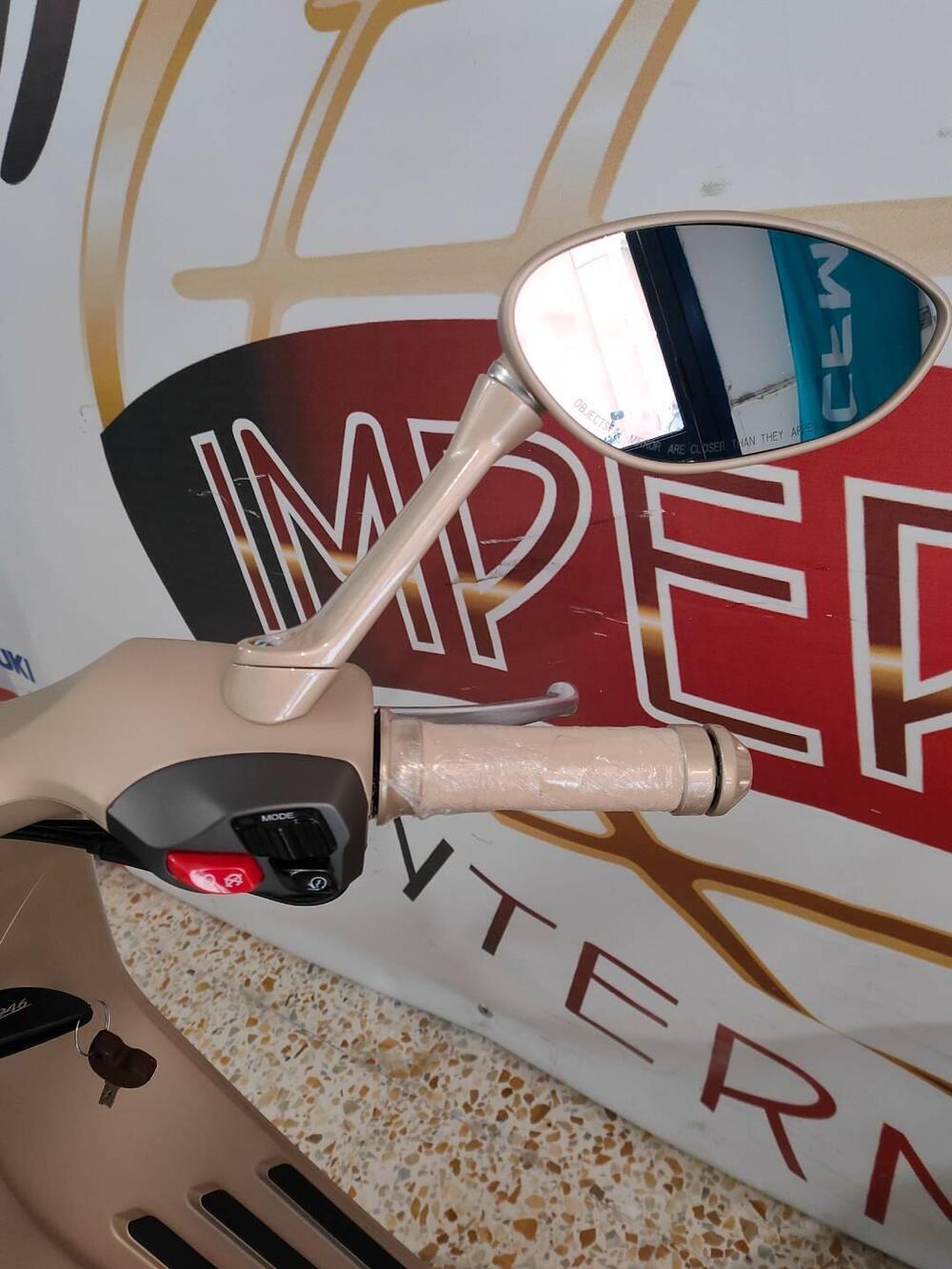 Vespa Vespa 946 Dragon 125 (2024) (15)