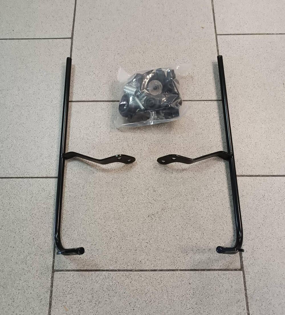 Attacchi parabrezza Kymco Biondi