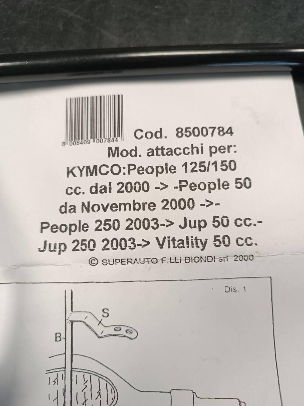 Attacchi parabrezza Kymco Biondi (3)