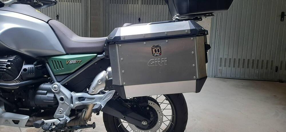 Moto Guzzi V85 TT Centenario (2021 - 22) (3)