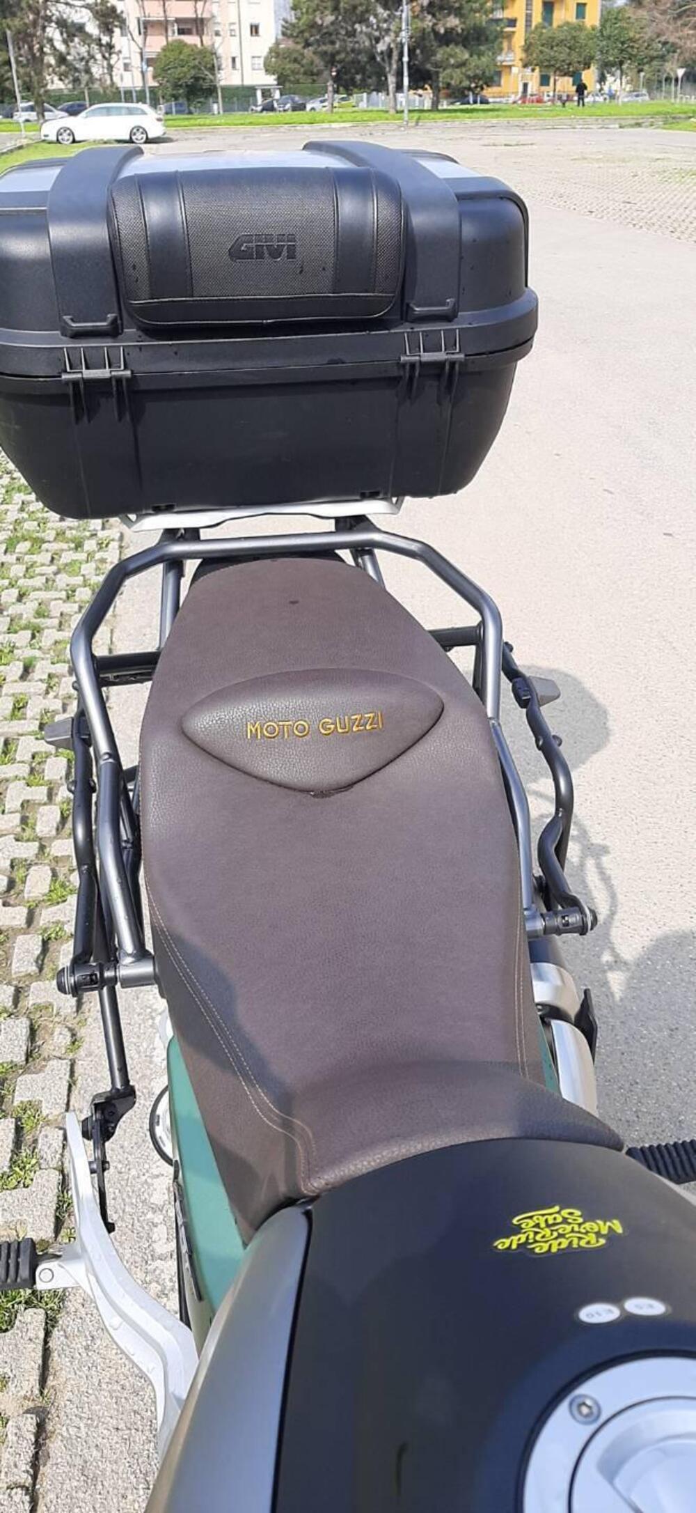 Moto Guzzi V85 TT Centenario (2021 - 22) (8)