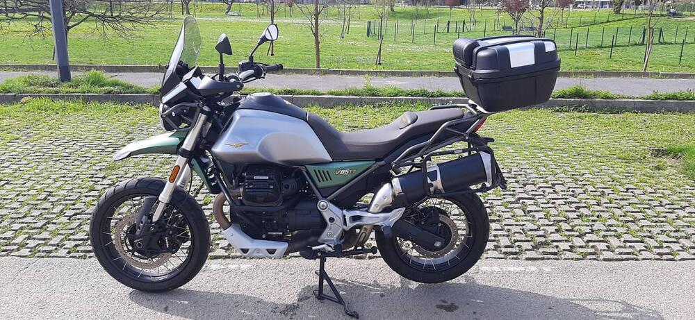Moto Guzzi V85 TT Centenario (2021 - 22) (11)