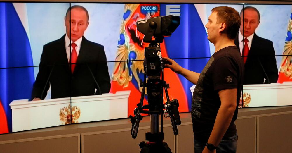 Neanche i russi ci capiscono pi&ugrave; un caz*o: ecco come la stampa di Mosca (che abbiamo tradotto) si divide sulla strage