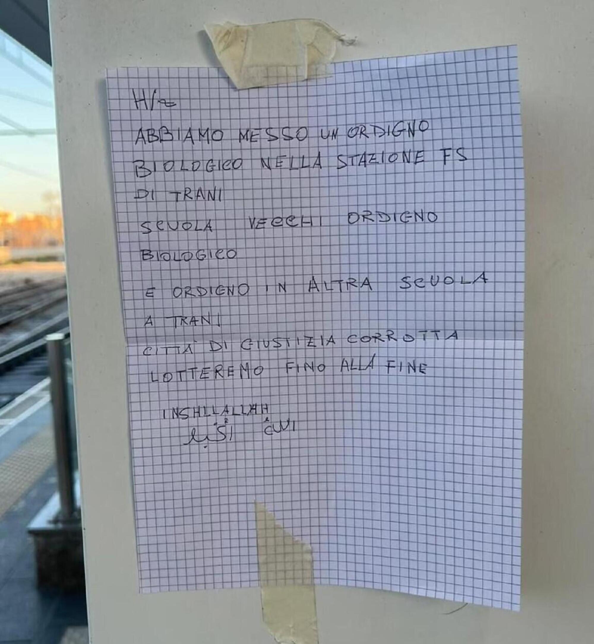 Il messaggio trovato nella stazione di Trani