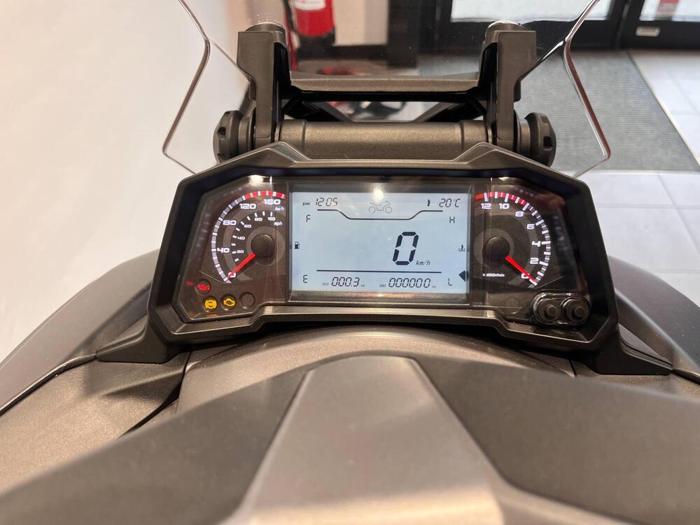 Kl Brera 300 (2022 - 25) (3)