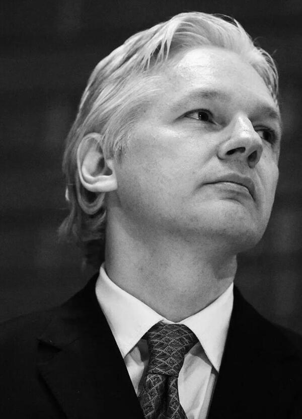 &Egrave; arrivata la sentenza su Julian Assange. Dal &ldquo;Collateral murder&rdquo; ai segreti del Pentagono: il caso WikiLeaks spiegato dalla massima esperta italiana 