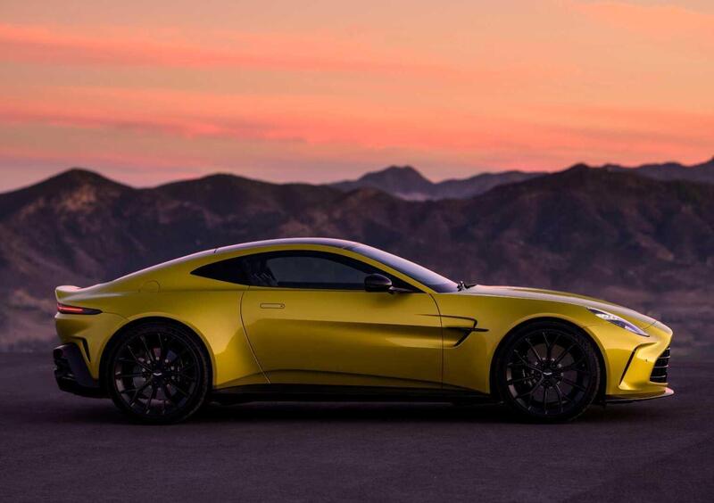 Aston Martin Vantage (4)