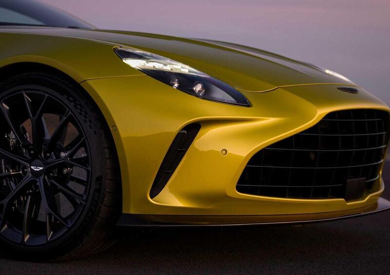 Aston Martin Vantage (2024-23) (18)