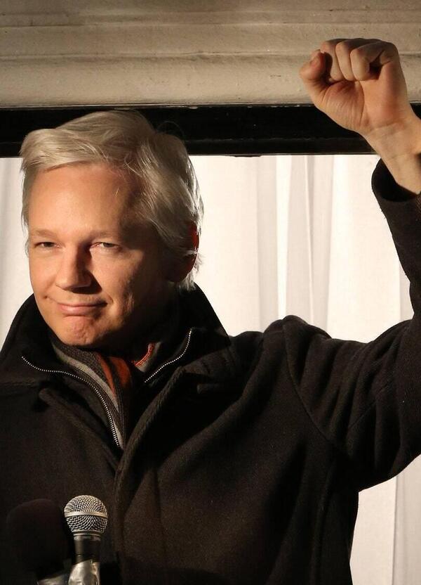 &ldquo;Doveva assumersi le responsabilit&agrave;&quot;. Il reporter di guerra pi&ugrave; cazzuto smonta Assange