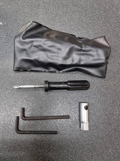 KIT ATTREZZI YAMAHA TMAX 2018