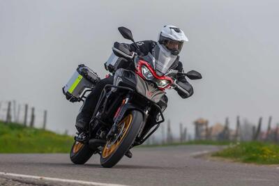 Adventure o crossover? Il test della QJ Motor SRT 800 SX! [VIDEO]