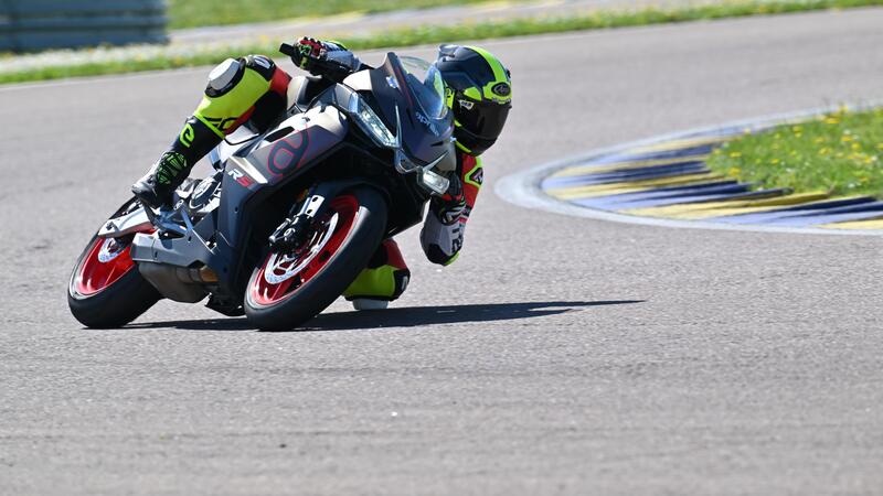 Aprilia RS 457 TEST: impressioni di guida, pregi e difetti. La prova in pista con Vi&ntilde;ales e Savadori! [VIDEO E GALLERY]