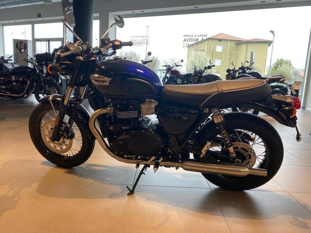 Triumph Bonneville T100 Stealth Edition (2024) (3)