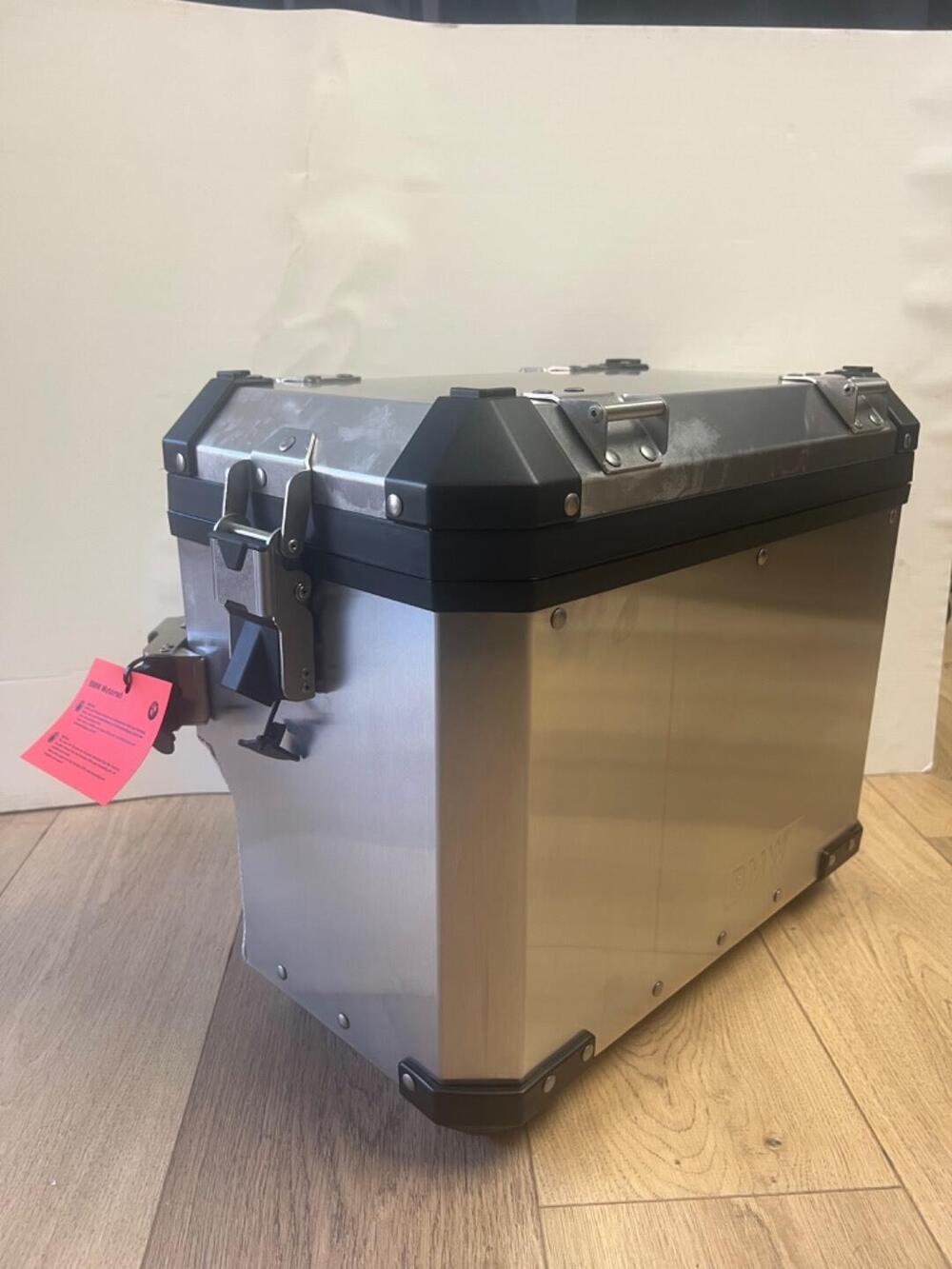 Valigia Alluminio Sinistra BMW (2)