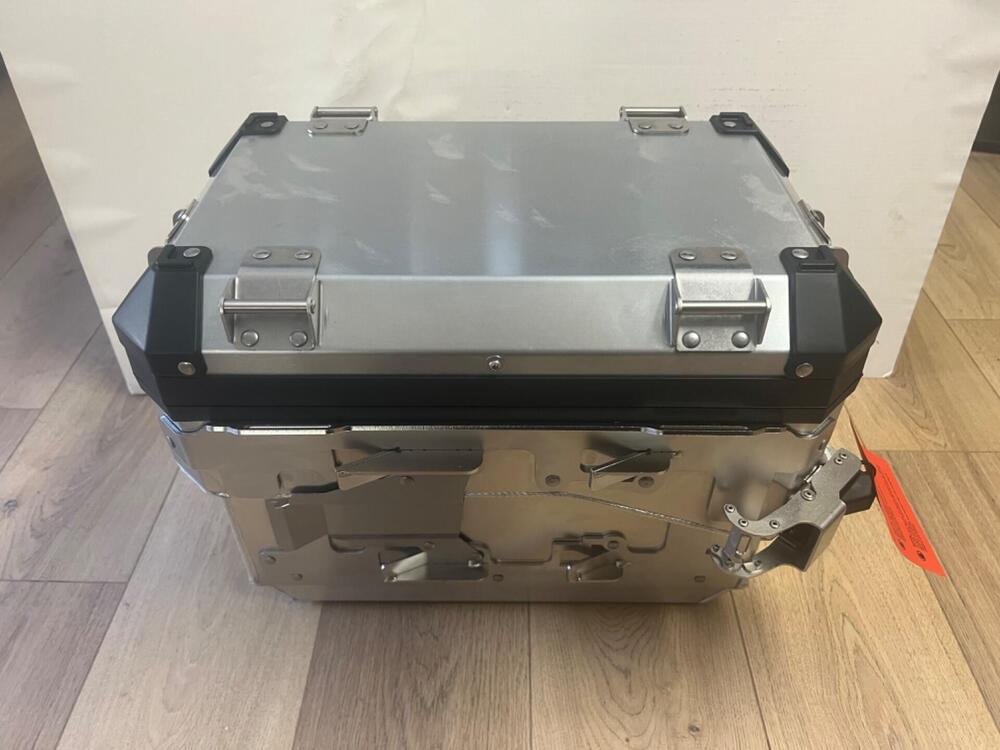 Valigia Alluminio Sinistra BMW (4)