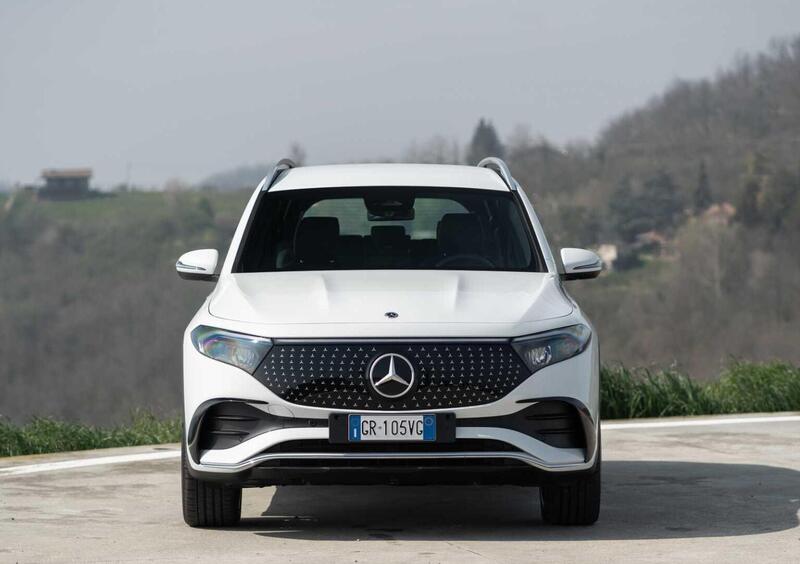 Mercedes-Benz EQB (2021-->>) (4)