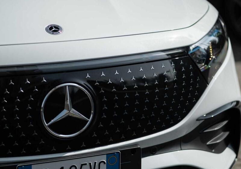 Mercedes-Benz EQB (14)