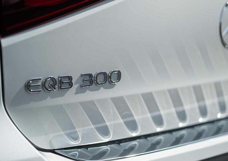 Mercedes-Benz EQB (16)