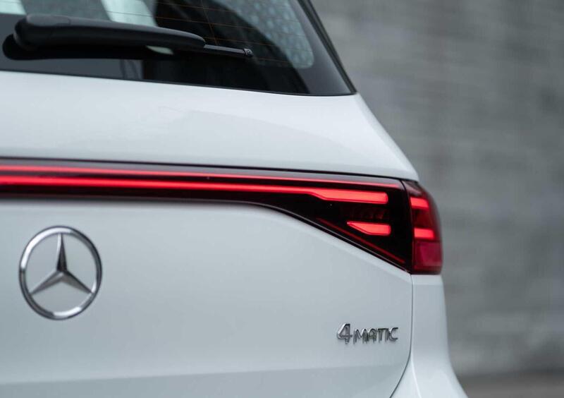 Mercedes-Benz EQB (17)