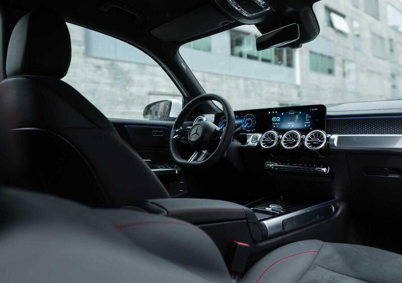Mercedes-Benz EQB (10)