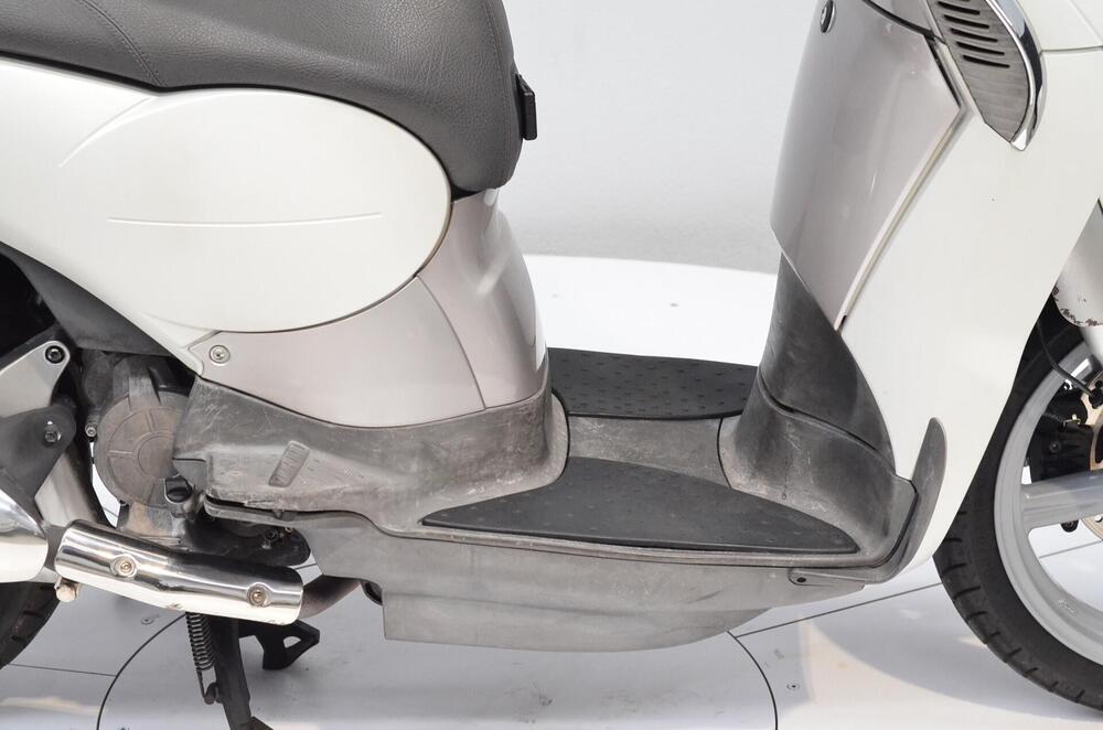 Aprilia Scarabeo 200 (2007 - 11) (3)