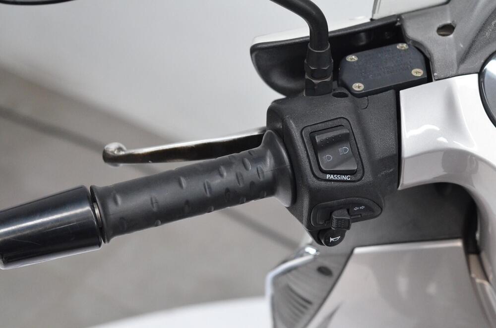 Aprilia Scarabeo 200 (2007 - 11) (17)