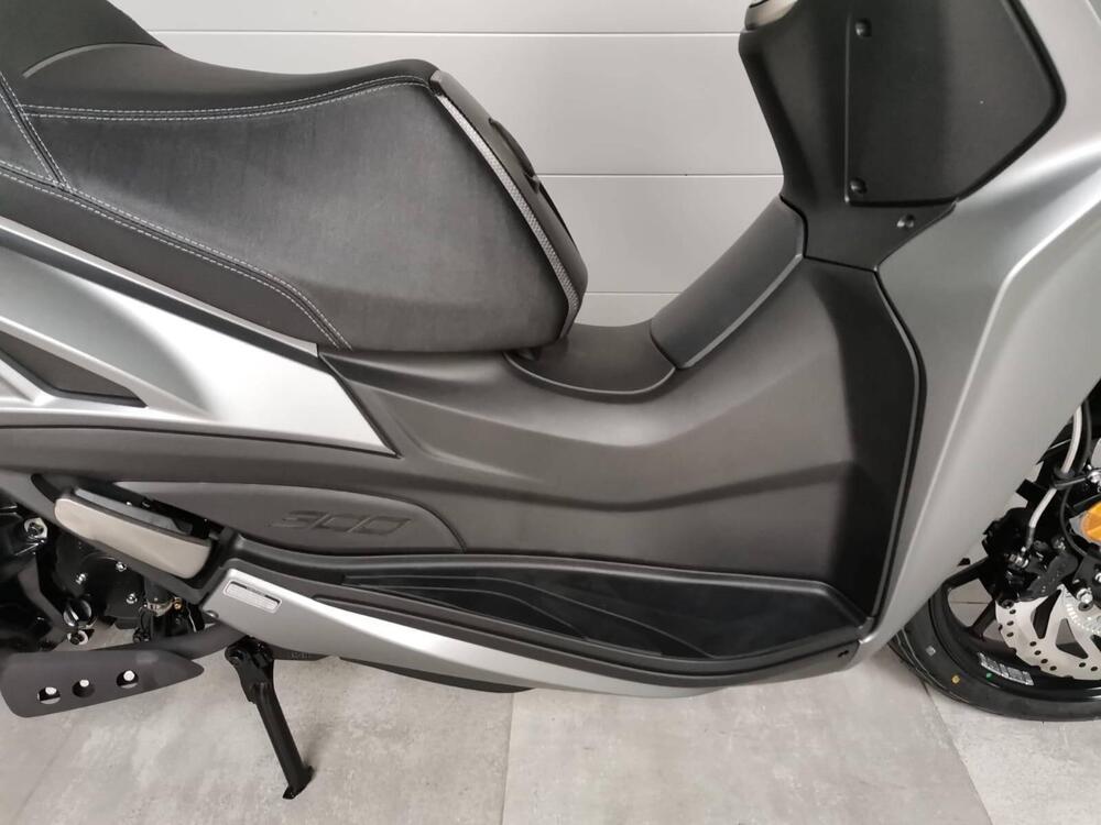 Kymco Agility 300i (2021 - 25) (14)