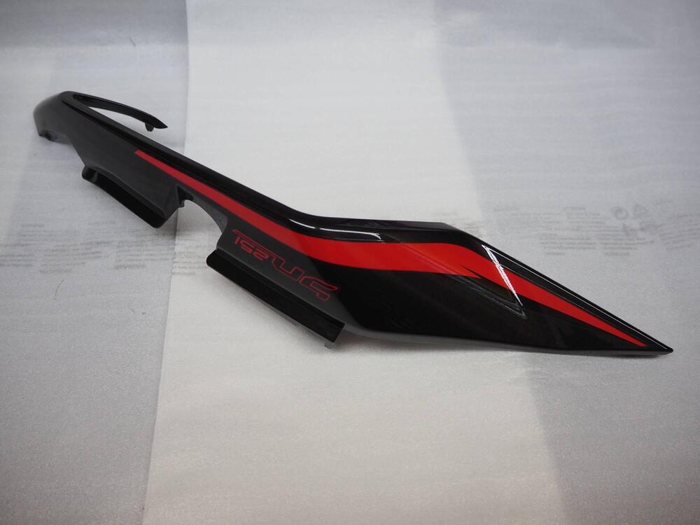 Fianchetto posteriore sinistro nero Benelli BN 251 (2)