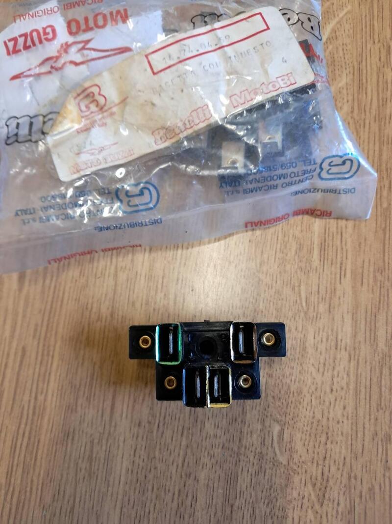 basetta per fanale anteriore LEMANS I GU14740459 Moto Guzzi (2)