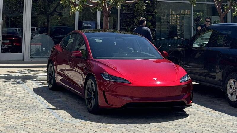 Tesla Model 3 Ludicrous, ecco il video spia della nuova Performance 