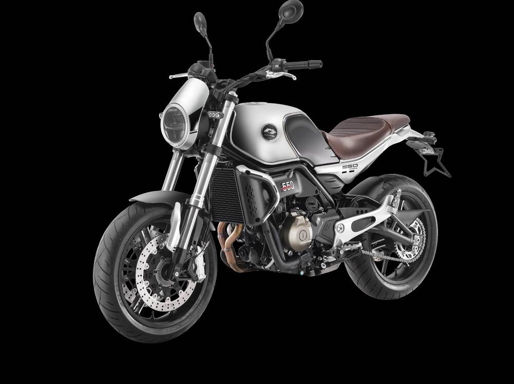 QJ Motor SRV 550 (2025) (2)