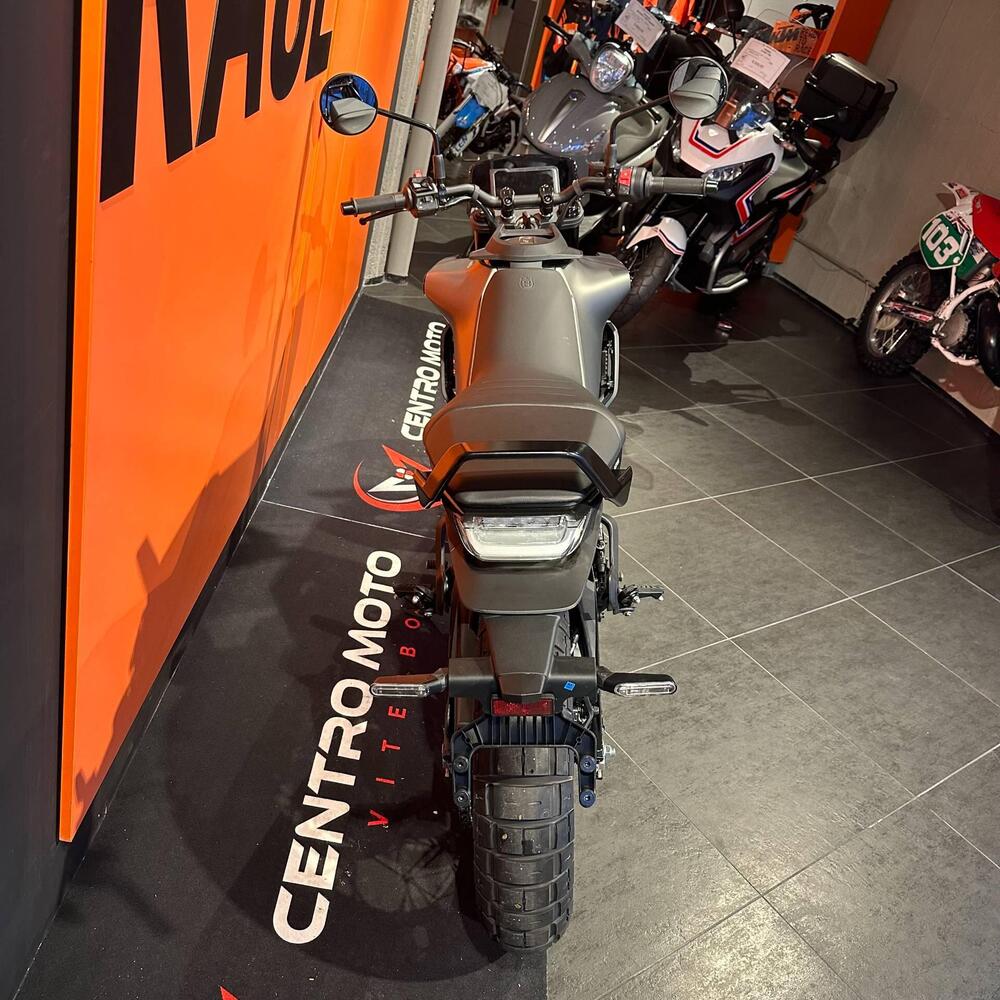 Husqvarna Svartpilen 125 (2024 - 25) (2)