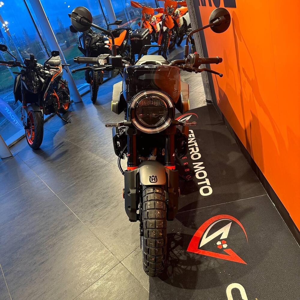 Husqvarna Svartpilen 125 (2024 - 25) (6)